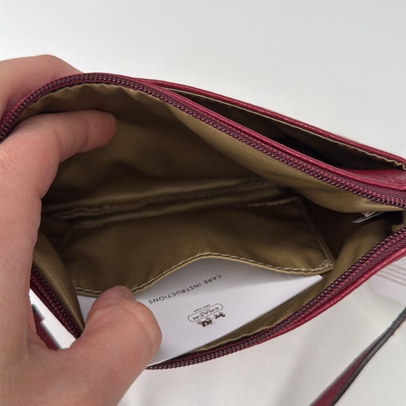 Coach pebbled leather medium wristlet crimson nwt prk lth F51683 NEW - Picture 11 of 15